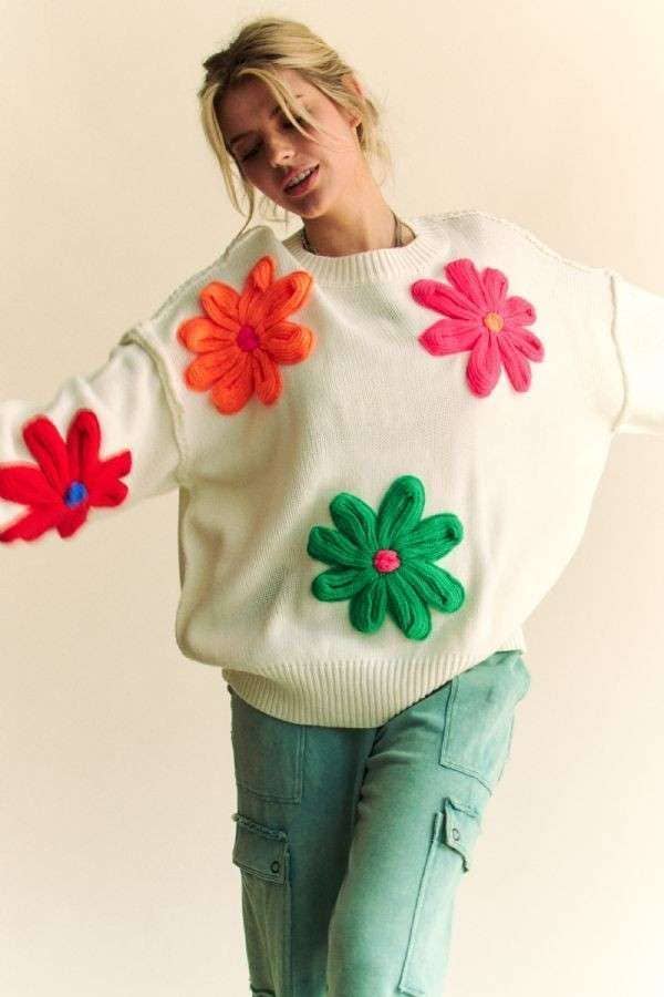 MULTI COLOR KNIT FLORAL PATCHED LOOSE FIT SWEATER